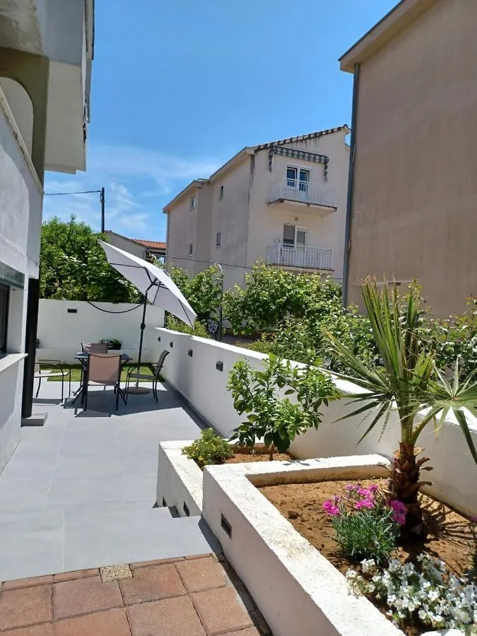 Lunaris Apartments Zadar