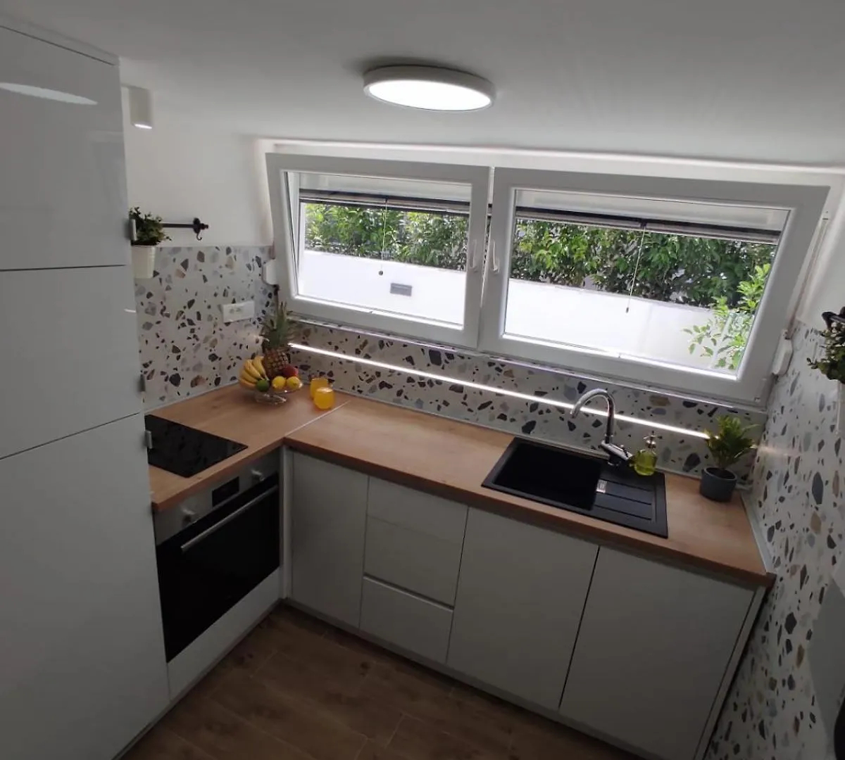 Lunaris Apartments Zara